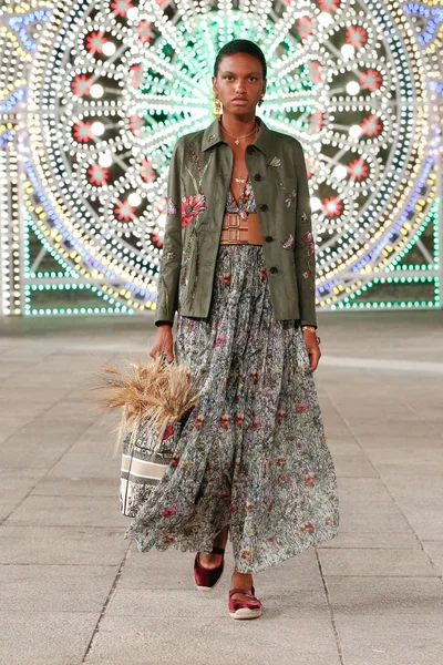 Look 33